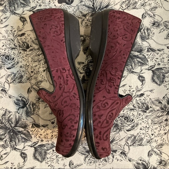 DANSKO Sz 40 Olivia Burgundy Tooled  Suede Slip On Comfort Flats Loafers - Picture 5 of 11